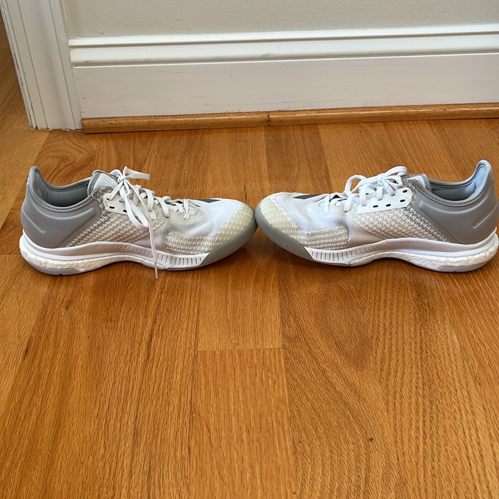 Adidas Volleyball Shoes White Size 6.5 6 1/2 - Picture 7 of 7